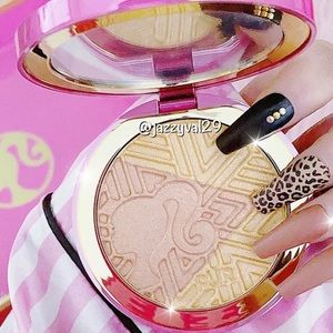 ✨PÜR x Barbie Confident Glow Highlighter✨